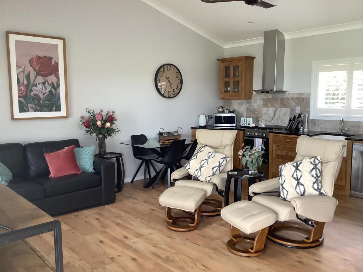 לינה וארוחת בוקר דובו Pericoe Retreat מראה חיצוני תמונה
